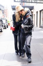 HEIDI and LENI KLUM Out and About in New York 05/04/2023
