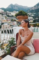HELEN OWEN - Instagram Photos 05/28/2023