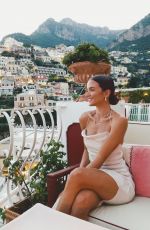 HELEN OWEN - Instagram Photos 05/28/2023