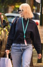 HOLLY WILLOUGHBY Out and About in London 05/11/2023