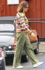 JENNIFER GARNER Shopping at Jenny Kayne Store in Brentwood 05/26/2023