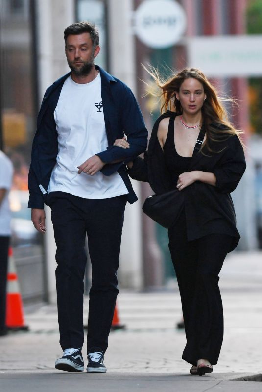 JENNIFER LAWRENCE and Cooke Maroney Out and About in New York 05/06/2023