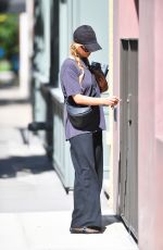 JENNIFER LAWRENCE Out Picking up Books in New York 05/27/2023