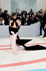 JENNIFER LOPEZ at 2023 Met Gala Celebrating Karl Lagerfeld: A Line of Beauty in New York 05/01/2023