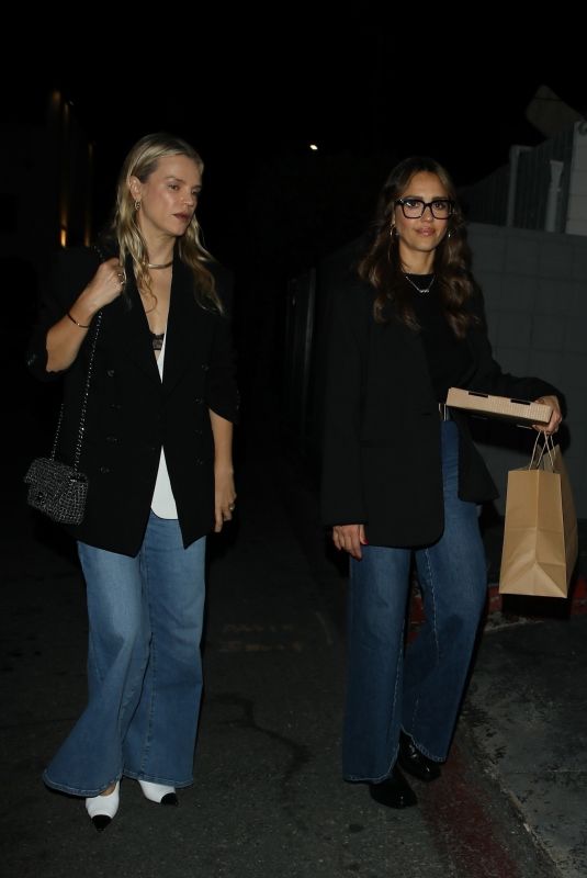 JESSICA ALBA Out for Dinner with Firend at Il Pastaio in Beverly Hills 05/23/2023