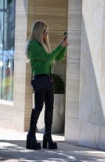 JESSICA SIMPSON Leaves a Dermatologist on Melrose Place in Los Angeles 05/05/2023