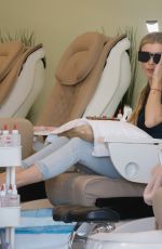 JOANNA KRUPA Getting a Mani and Pedi 05/09/2023