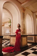 KAITLYN DEVER - Met Gala for Harper