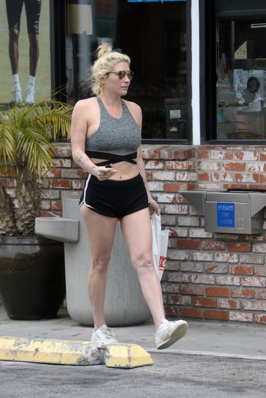 KESHA Out and About in Los Angeles 05/22/2023