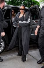 KIM and KHLOE KARDASHIAN Arrives at a Hotel in New York 05/15/2023