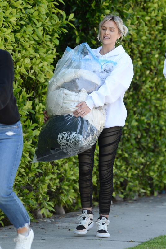 LALA KENT Carrying a Bag Full of Clothes at Her Office in Los Angeles 05/05/2023