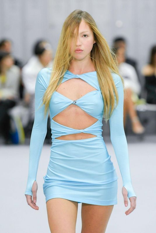 LILA GRACE MOSS at Coperni Runway Show at Paris Fashion Week 03/03/2023