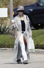 LISA RINNA Out Shopping in Los Angeles 05/21/2023