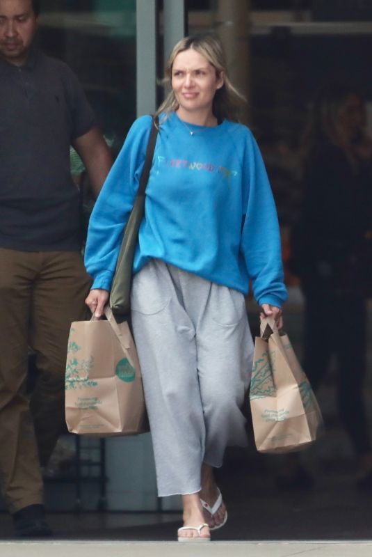 MELISSA COHEN Shopping at Whole Foods in Malibu 05/16/2023