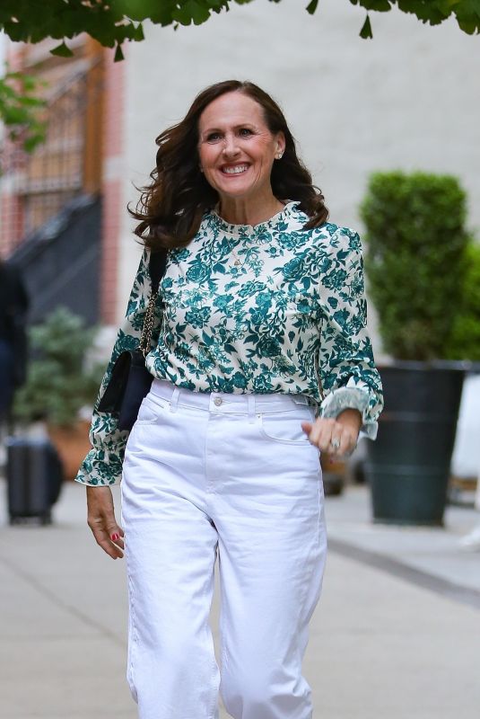 MOLLY SHANNON Out and About in New York 05/08/2023
