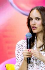 NATALIE PORTMAN Speaks with Reporter at an Event in Poznan 05/11/2023