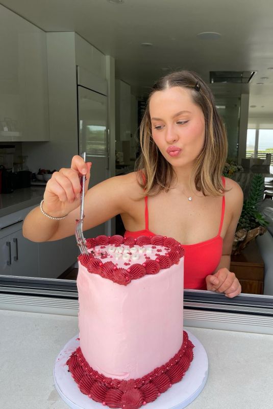 NATASHA BURE - Instagram Photos 05/30/2023