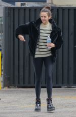 NINA DOBREV Out for Alfresco Lunch Oaks Gourmet mMarket & Cafe in Los Feliz 05/01/2023