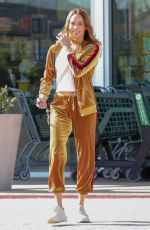 PAULA PATTON Shopping at Whole Foods in Malibu 05/03/2023