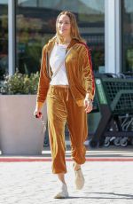 PAULA PATTON Shopping at Whole Foods in Malibu 05/03/2023