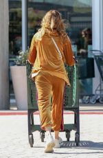 PAULA PATTON Shopping at Whole Foods in Malibu 05/03/2023