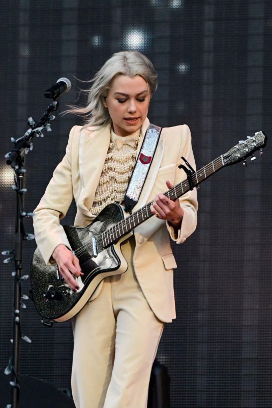 PHOEBE BRIDGERS Performs at Taylor Swift