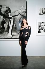 Pregnant KARLIE KLOSS at Gagosian Celebrates Avedon 100 at Gagosian Gallery in New York 05/04/2023