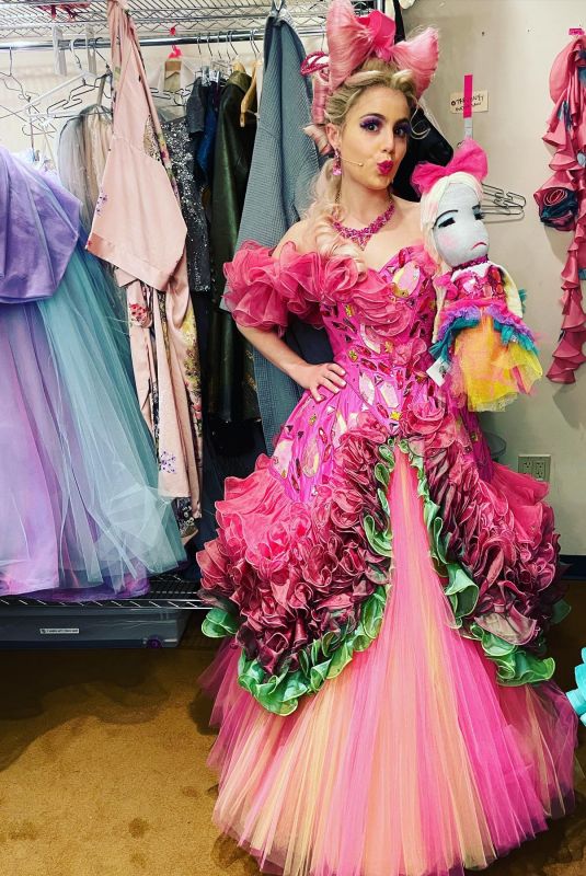 SAMI GAYLE - Instagram Photos 05/28/2023