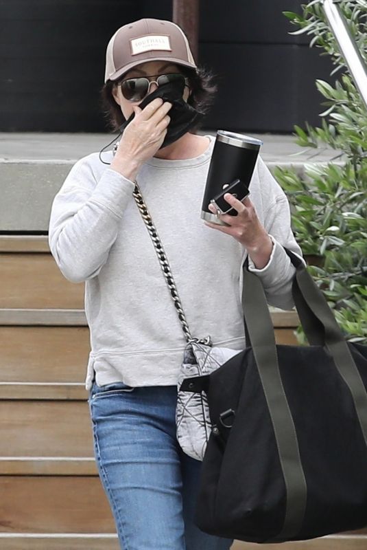 SHANNEN DOHERTY Shopping at Malibu Lumber Yard 05/04/2023