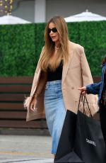 SOFIA VERGARA Out for Lunch with Friends at Il Pastaio in Beverly Hills 05/23/2023