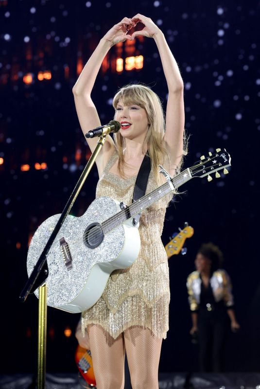TAYLOR SWIFT Performs at The Eras Tour in East Rutherford 05/26/2023