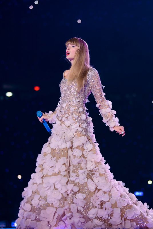 TAYLOR SWIFT Performs at The Eras Tour in East Rutherford 05/28/2023
