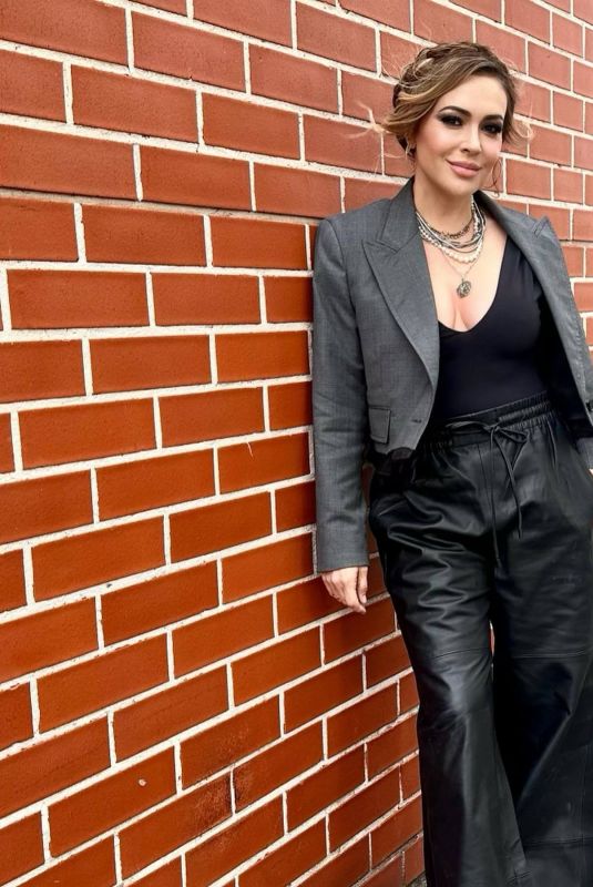 ALYSSA MILANO - Instagram photos 06/19/2023