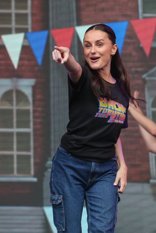 AMBER DAVIES and the cast of Back to the Future Performs in London 06/18/2023