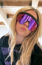 AVRIL LAVIGNE - Instagram Photos 06/06/2023