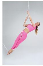 CANDICE SWANEPOEL for Alo Yoga, June 2023