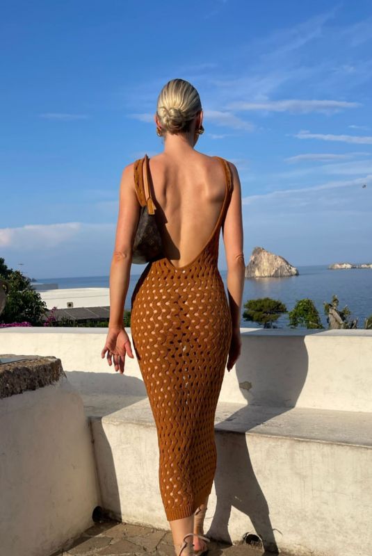 ELSA HOSK - Instagram Photos 06/02/2023