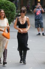 EMILY RATAJKOWSKI Out and About in New York 06/05/2023