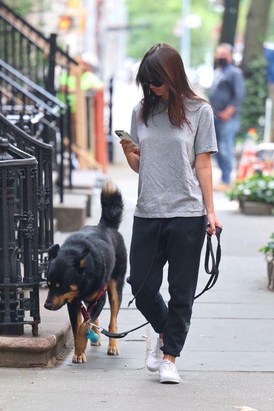 EMILY RATAJKOWSKI Out with her Dog in New York 06/20/2023