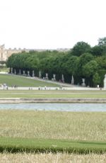 GIGI HADID Walks Runway at Le Chouchou Jacquemus Fashion Show at Chateau de Versailles 06/26/2023