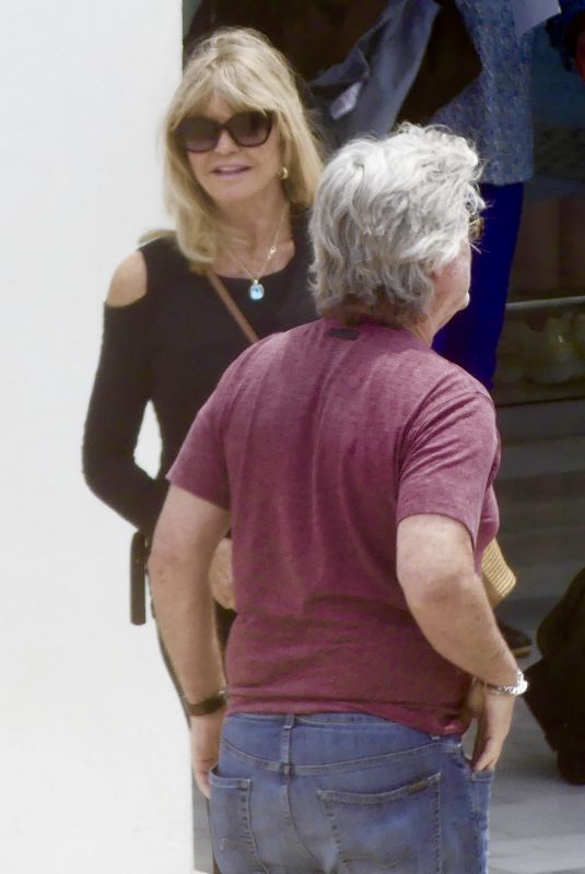 GOLDIE HAWN and Kurt Russell Arrives on Skiathos 06/22/2023
