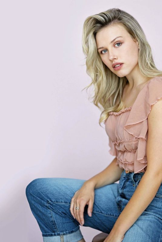 GRACIE DZIENNY - Instagram Photos 06/20/2023