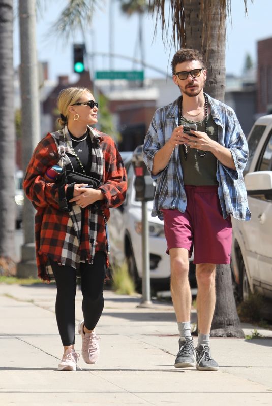 HILARY DUFF and Matthew Koma Out for Lunch in Los Angeles 06/08/2023