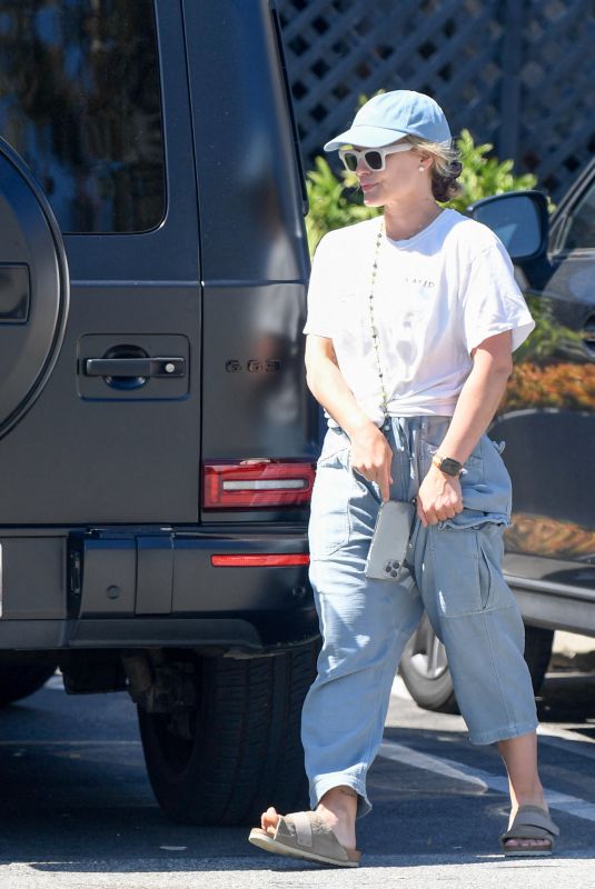 HILARY DUFF Shopping at Jayde