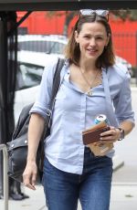 JENNIFER GARNER Arrives at a Studio in Hollywood 06/14/2023