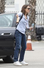 JENNIFER GARNER Arrives at a Studio in Hollywood 06/14/2023