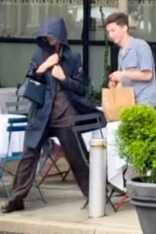 JENNIFER LAWRENCE Out for Lunch with Andrew Barth Feldman in New York 06/23/2023