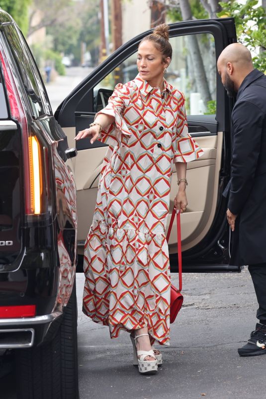 JENNIFER LOPEZ Out for Lunch in West Hollywood 06/10/2023