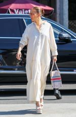 JENNIFER LOPEZ Out Shopping in West Hollywood 06/16/2023