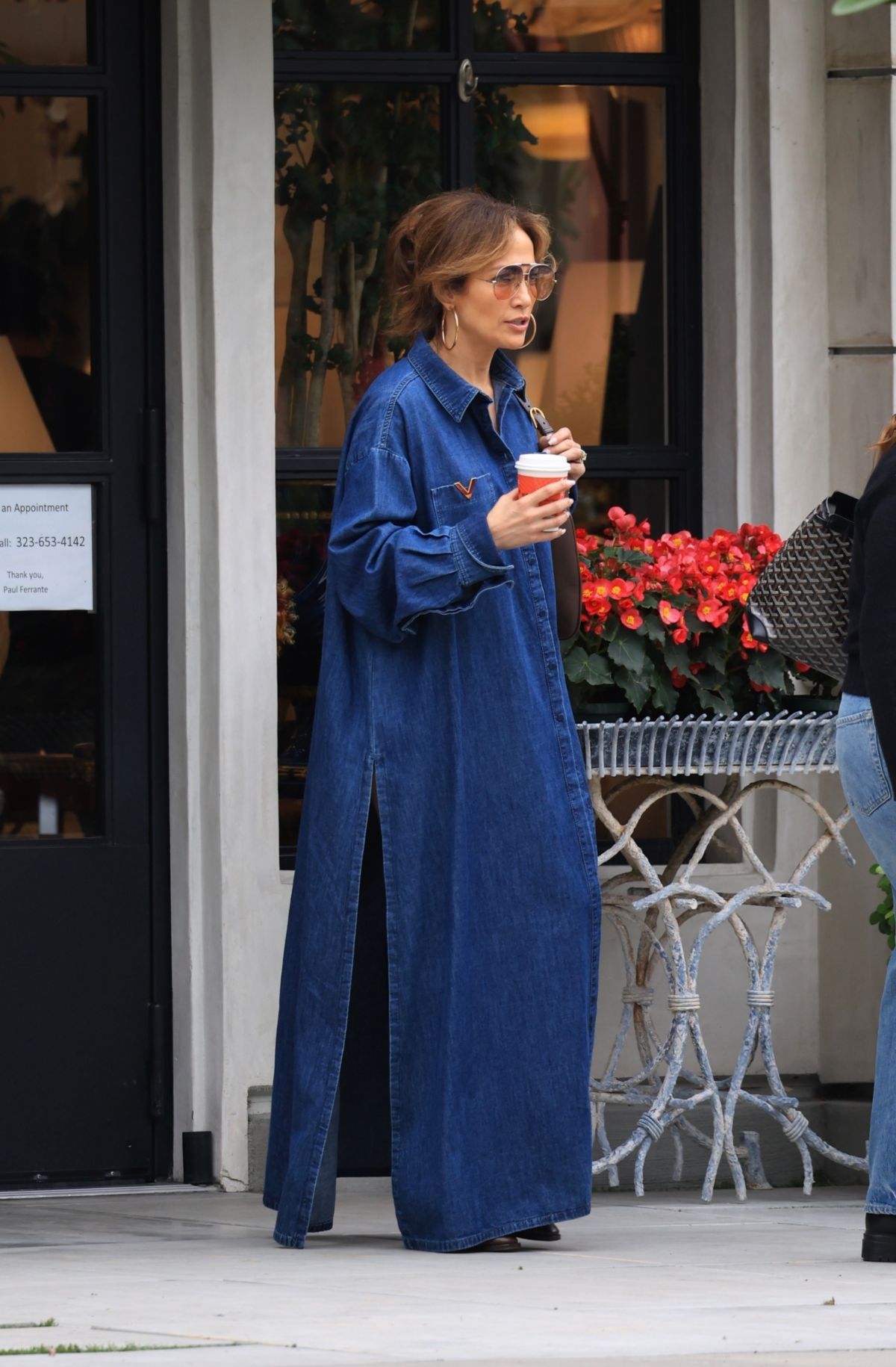 JENNIFER LOPEZ Out Shopping in West Hollywood 60/05/2023 – HawtCelebs